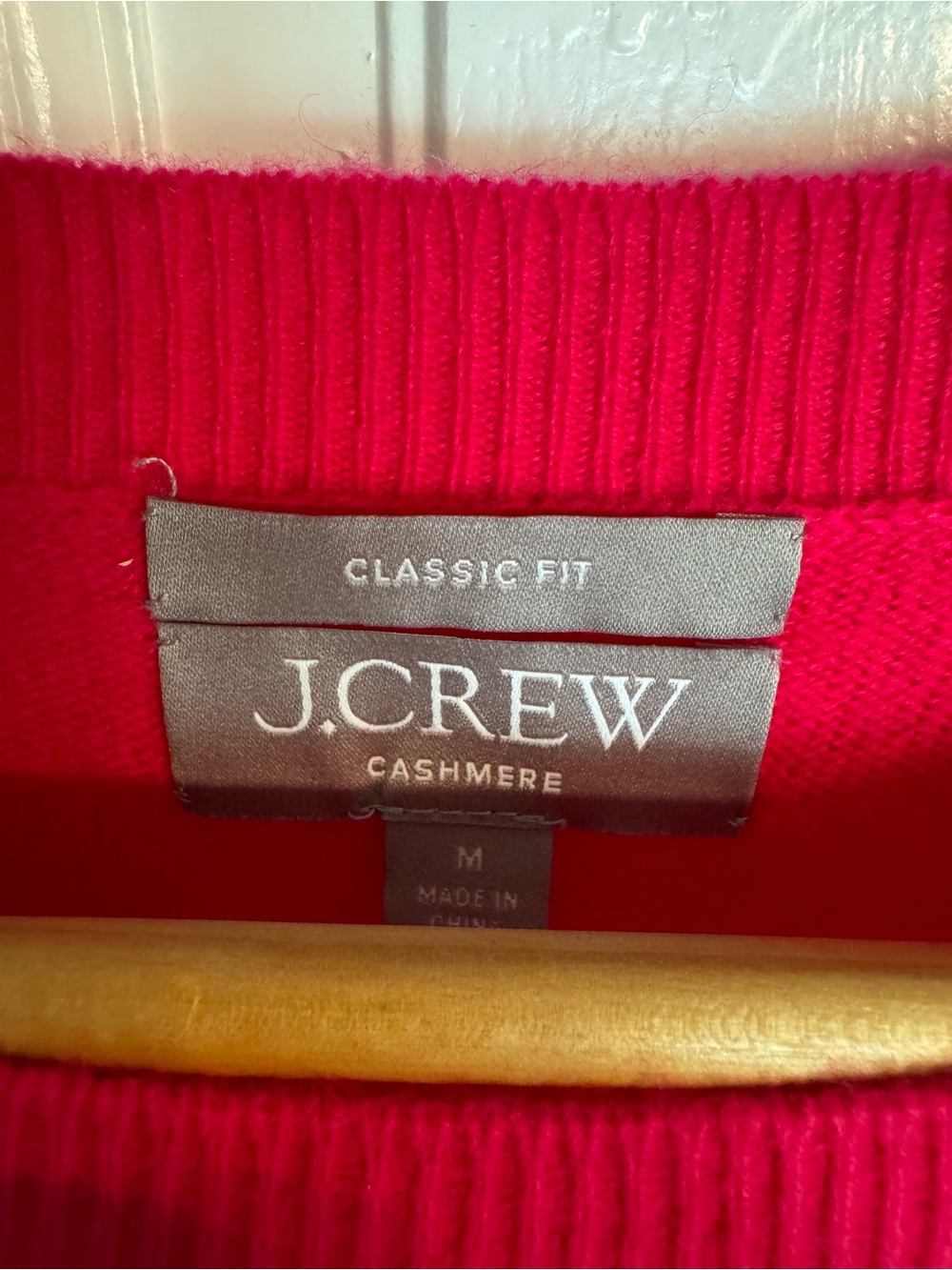 J Crew 100% Cashmere Crewneck Sweater in Bright Fuchsia - Picture 3 of 5